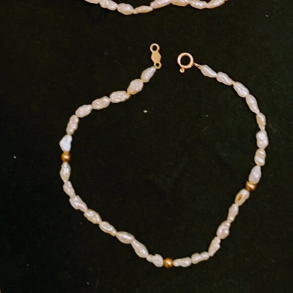 MATCHING 3 PIECE FRESHWATER PEARLS WITH GOLD ACCENT, BRACLET, NECKLACE EARRINGS - Picture 3 of 16